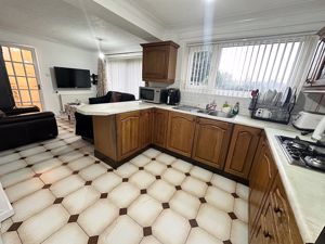 Kitchen- click for photo gallery